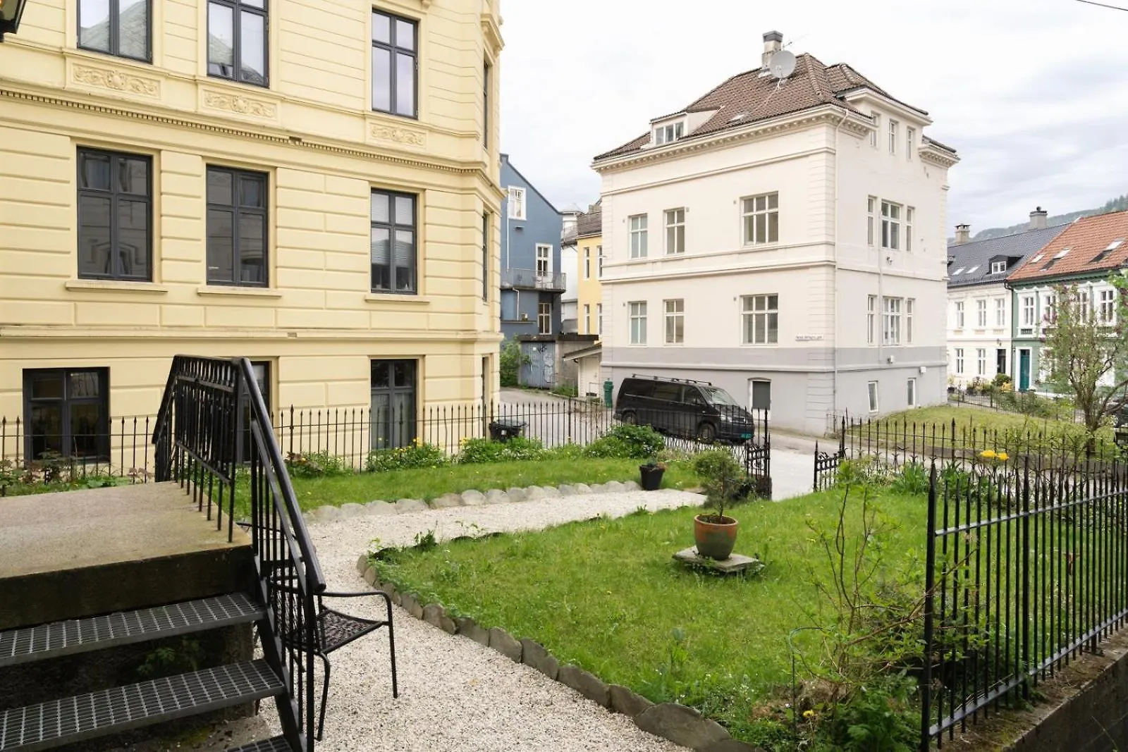 Dinbnb Apartments I Historical Building I 50M To University Museum Bergen