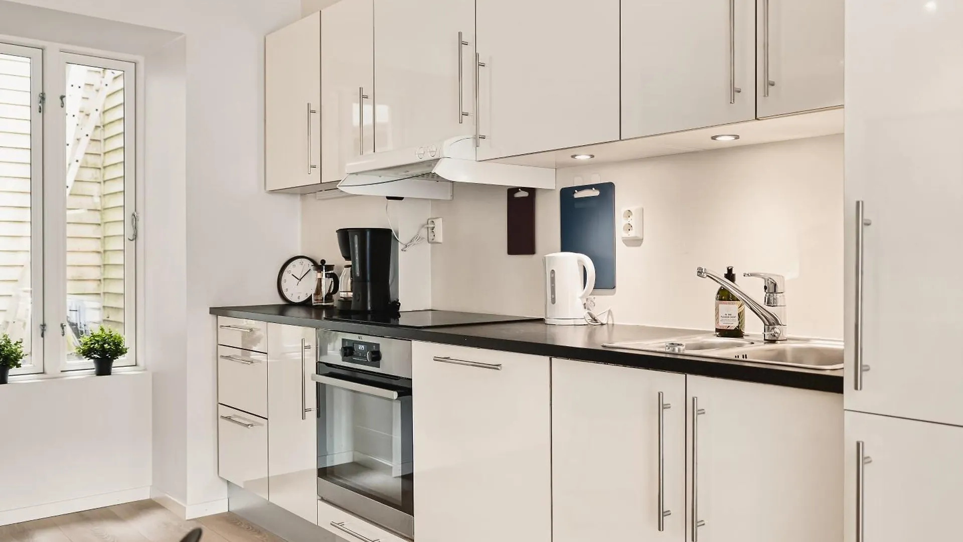 Dinbnb Apartments I Historical Building I 50M To University Museum Bergen