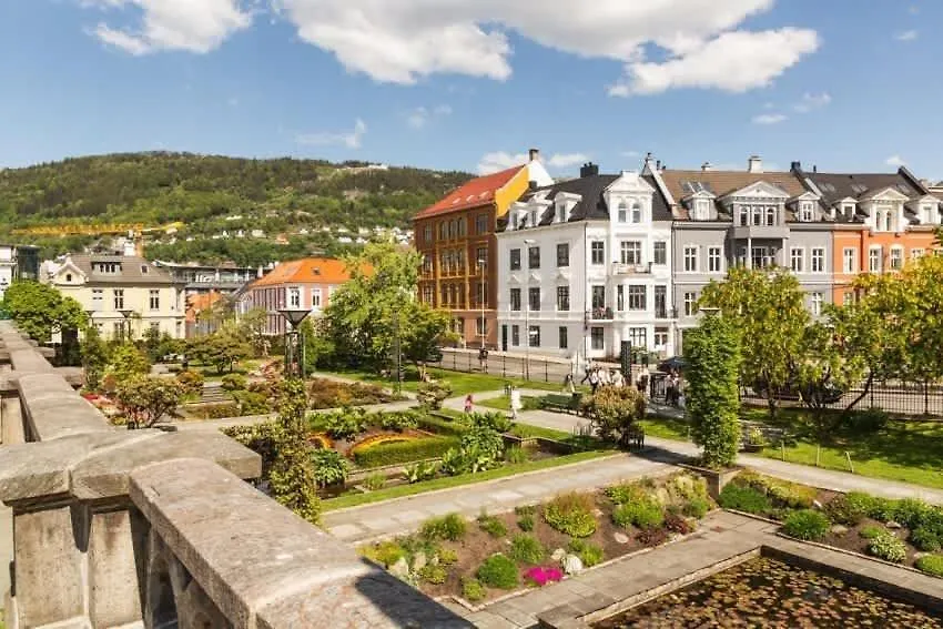 Dinbnb Apartments I Historical Building I 50M To University Museum Bergen Norway